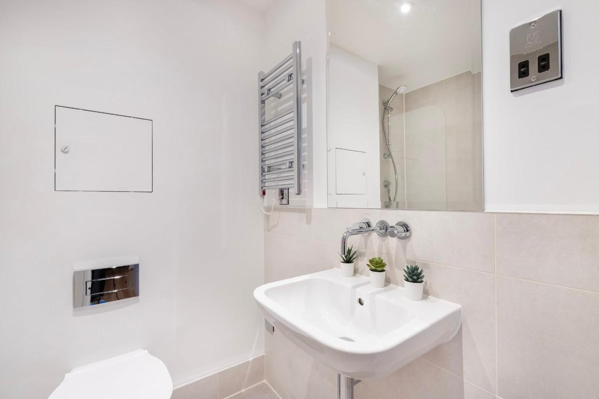 Fitzrovia & Soho - 2Br With Balcony - Cityapartmentstay Londres Exterior foto