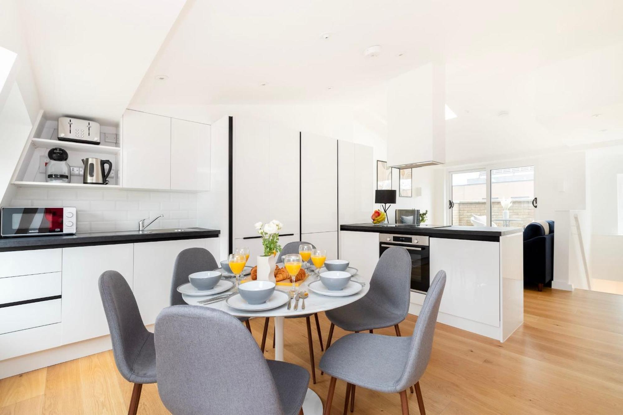 Fitzrovia & Soho - 2Br With Balcony - Cityapartmentstay Londres Exterior foto
